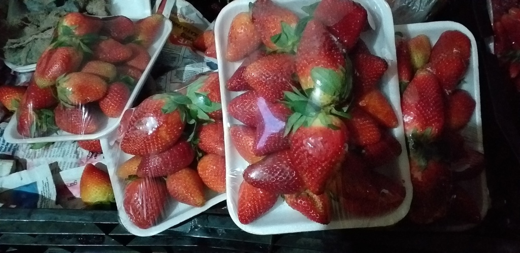 Fresa gruesa en bandeja
