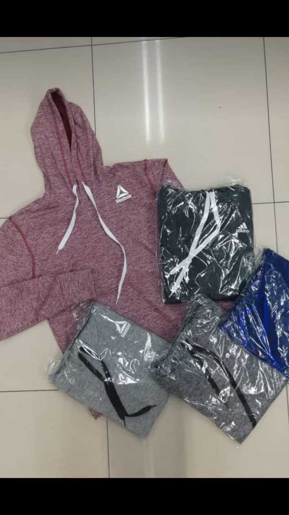 Busos en algodón marca Rebook