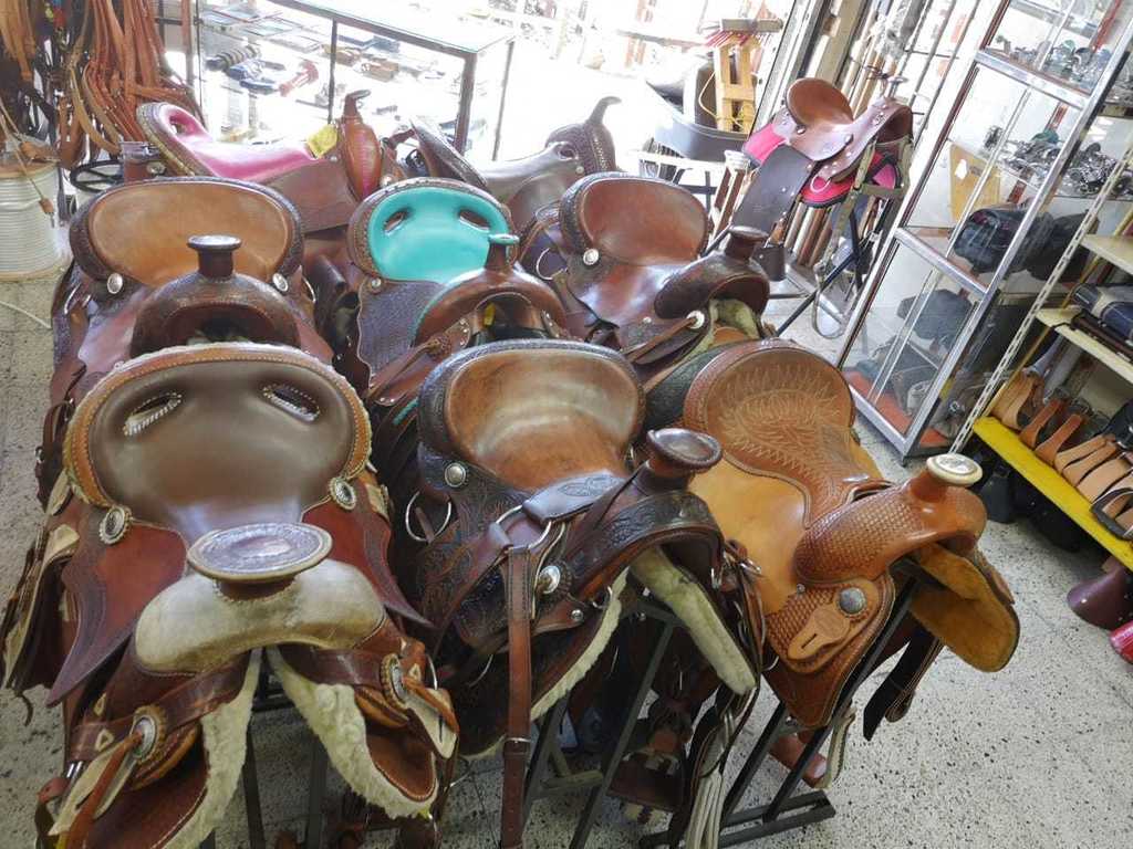Sillas de vaqueria, tipo americana.