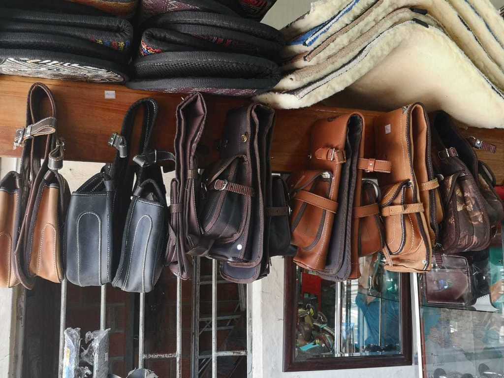 Cuchugos y chuspas/aperos para Equinos