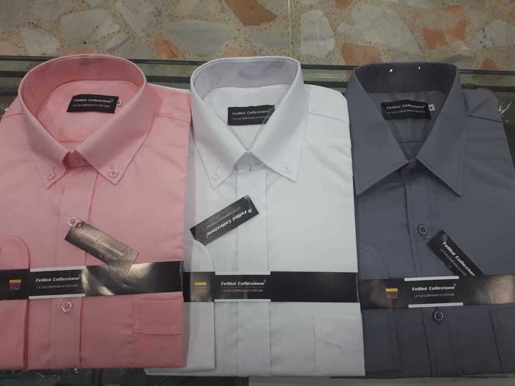 Camiseta en dracon para hombre un solo tono