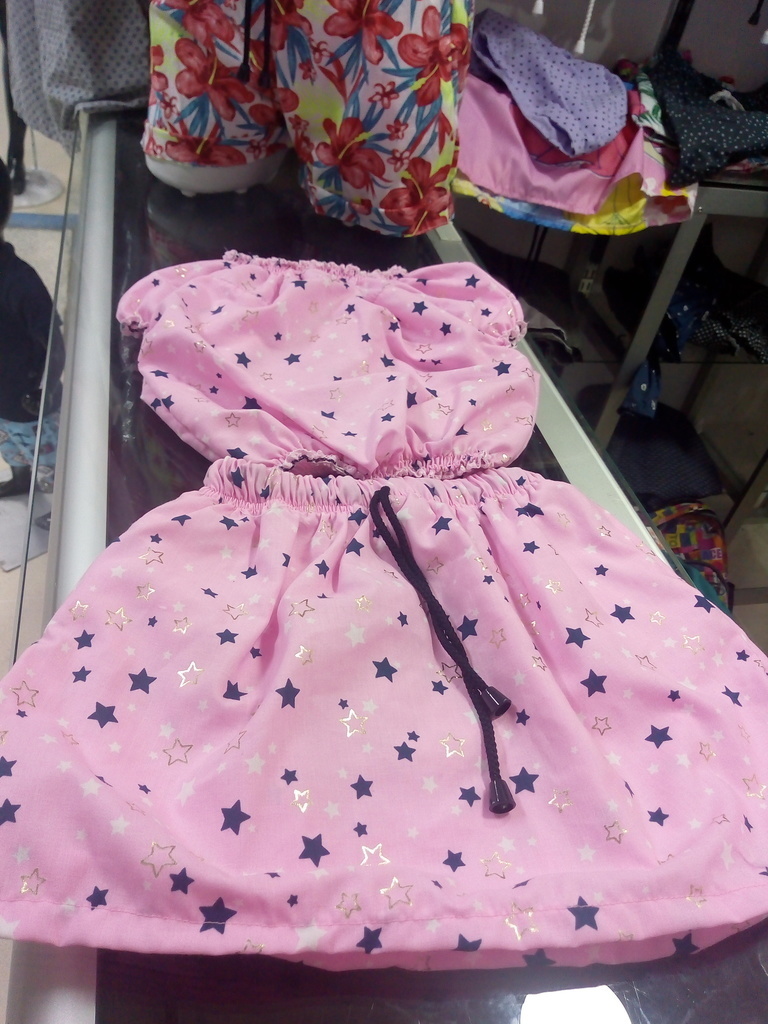 Conjunto de pantaloneta + falda para niña