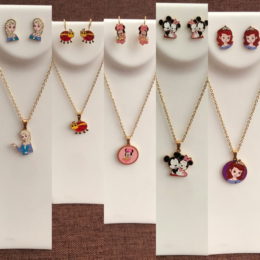 Juego de cadena y aretes en acero para mujer