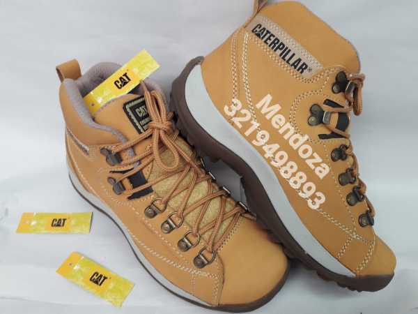 BOTAS EN CUERO