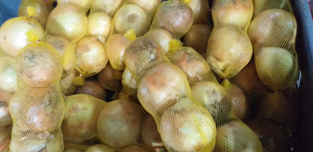 Cebolla en malla/3 pepas