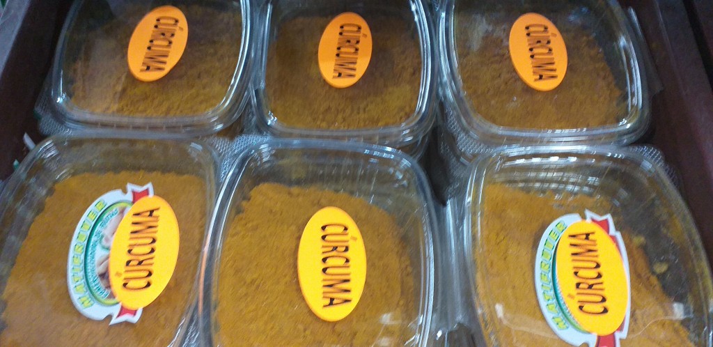 Curcuma en bandeja