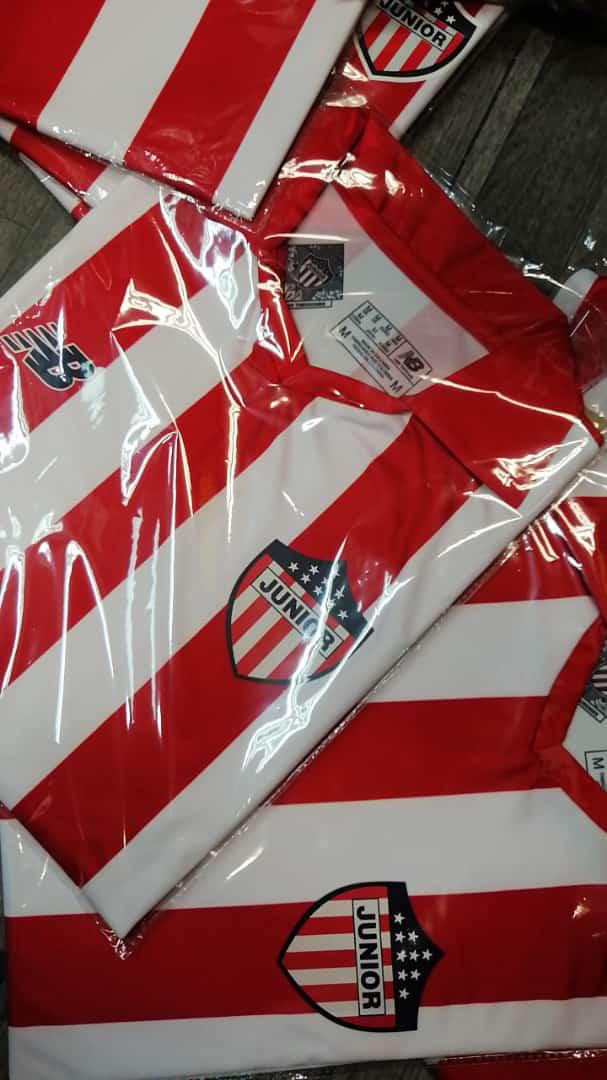 Camiseta Junior réplica