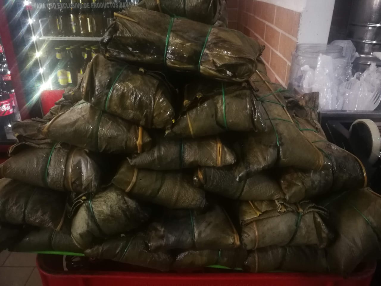 Tamales Antioqueños/pierna y costilla de cerdo