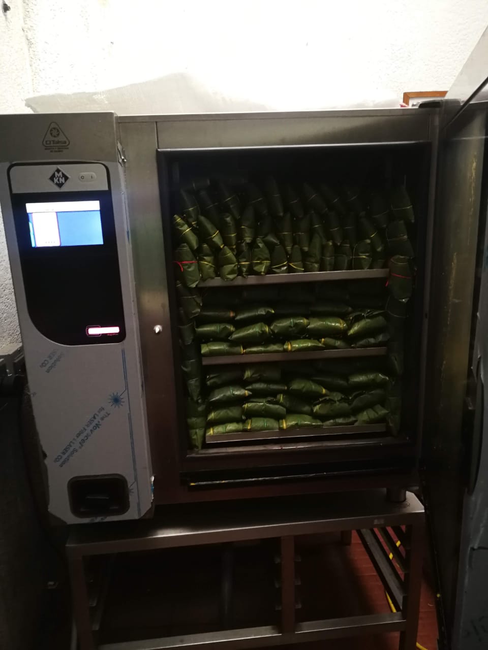 Tamales Antioqueños / cerdo pierna y costilla