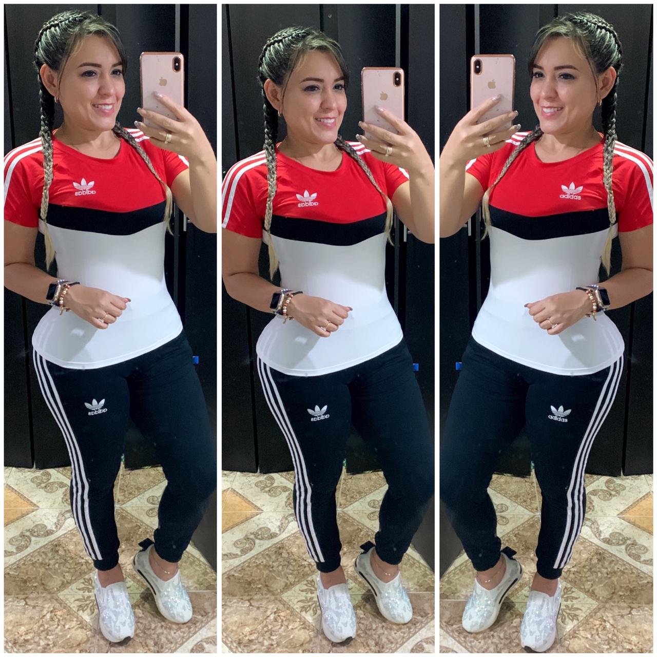 Conjunto deportivo de camiseta y licra para dama
