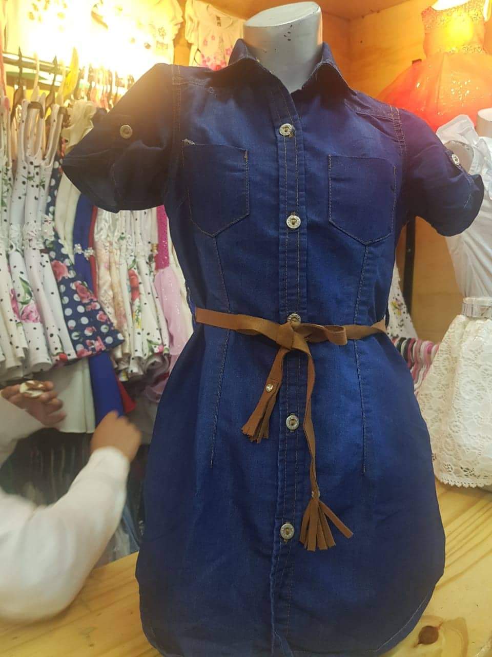 Vestido en jean para niña de la talla 4 a la 18
