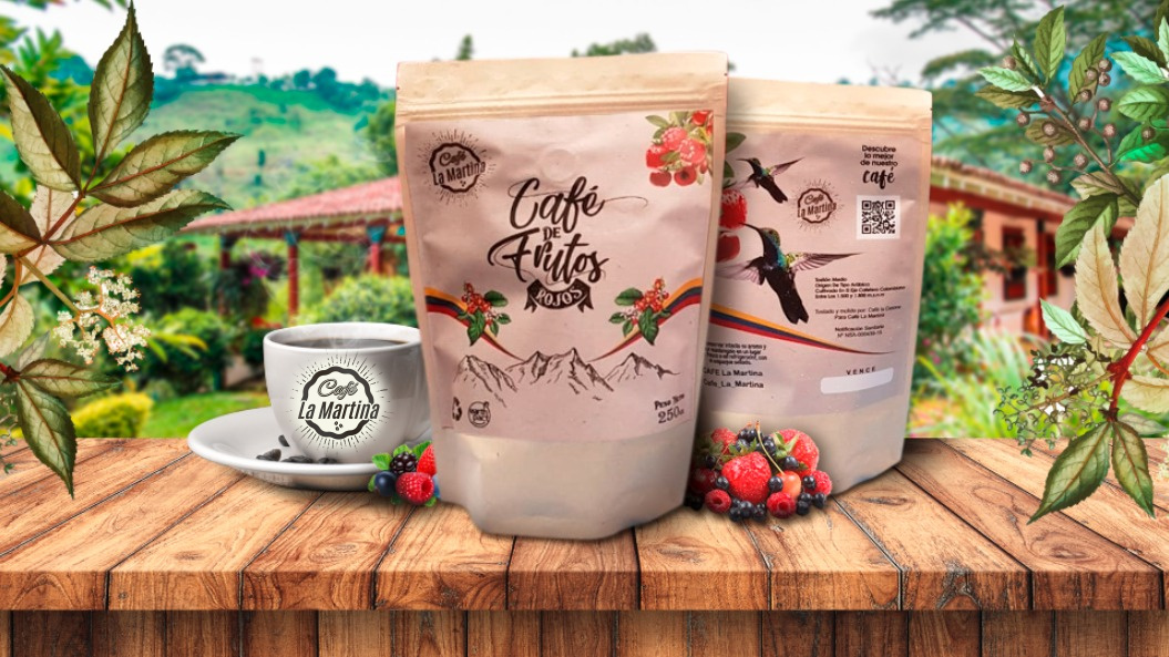 Café especial con frutos rojos