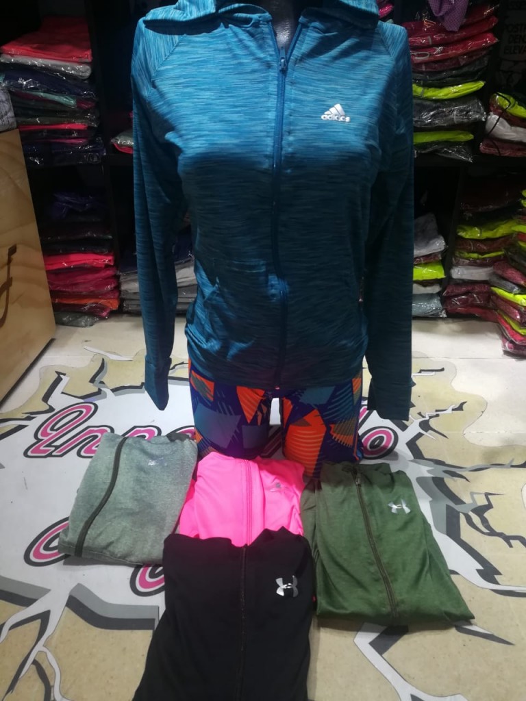 Chaqueta deportiva en licra para dama