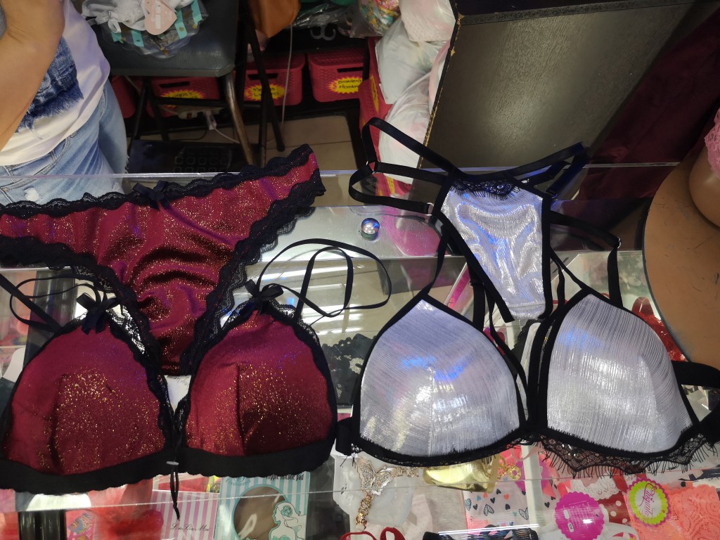 Conjunto de ropa interior satinado