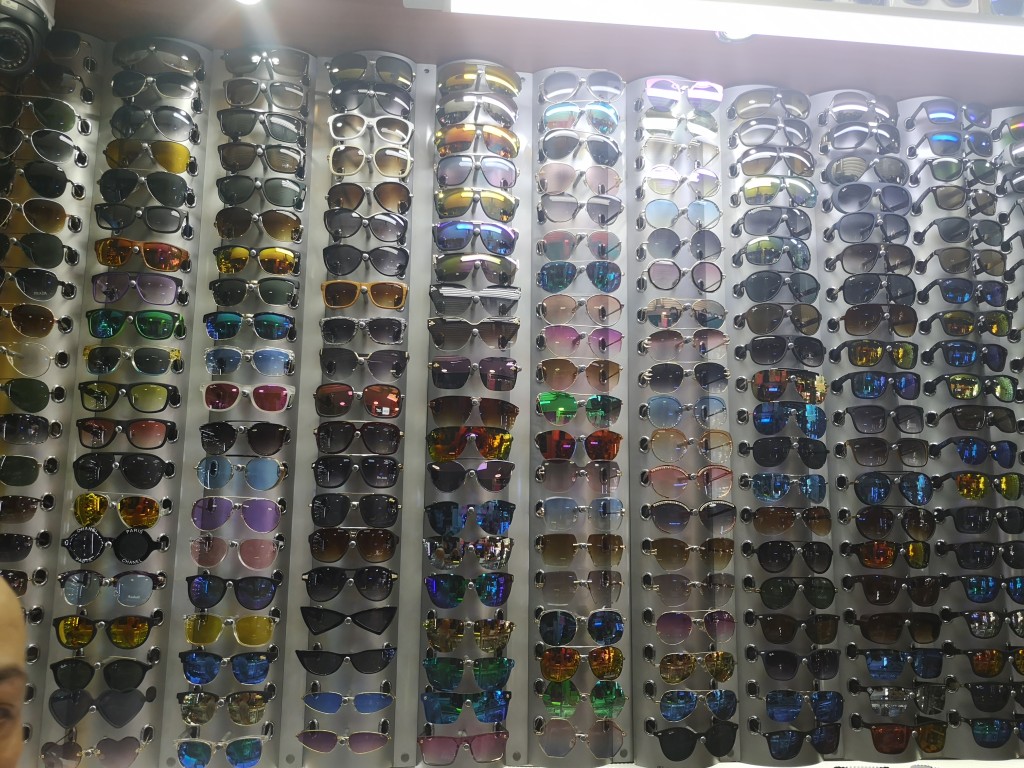 Gafas de sol variedad de estilos /desde