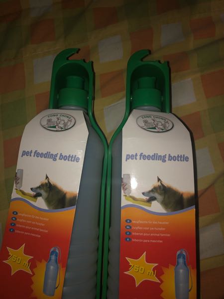Botella Bebedero plástico 750Ml