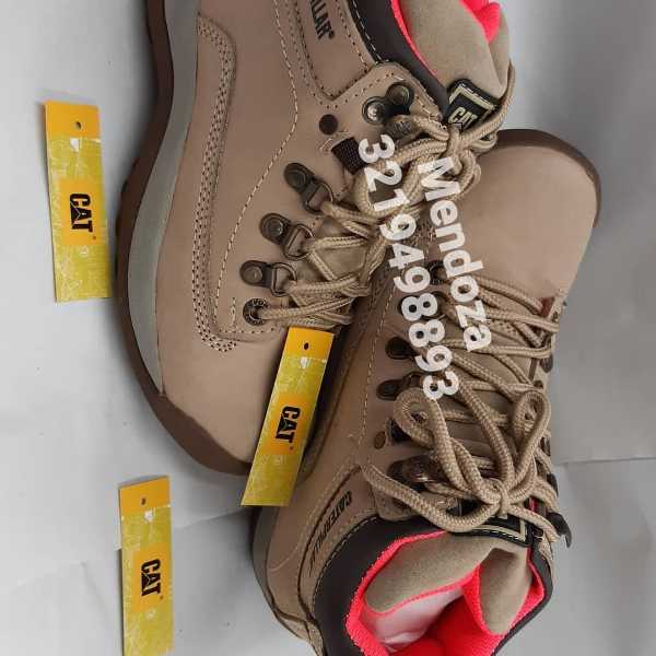bota en cuero