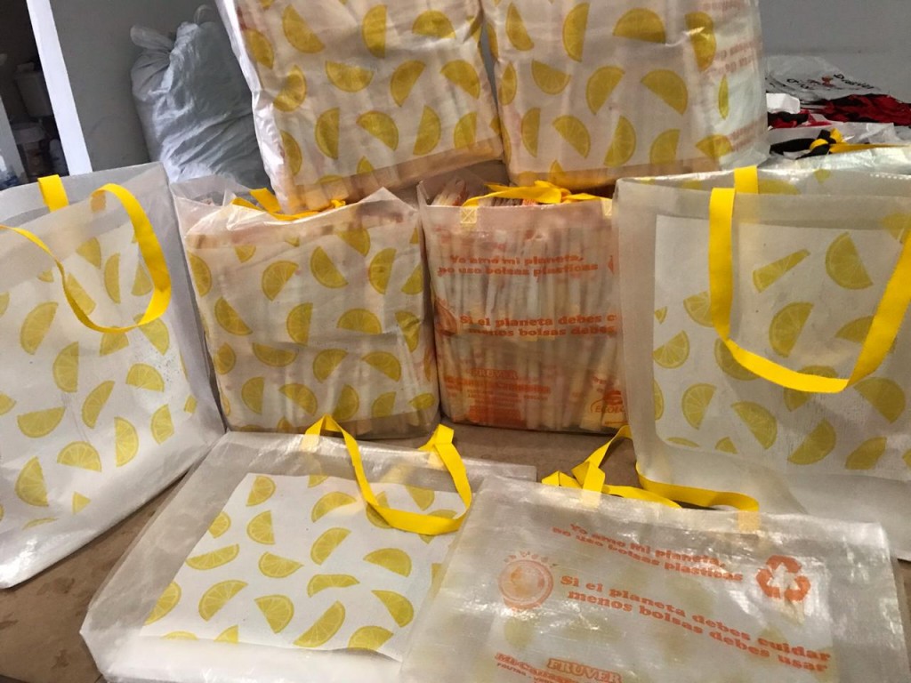 Eco bolsa con colgadera en reata de color × 12.5 kl