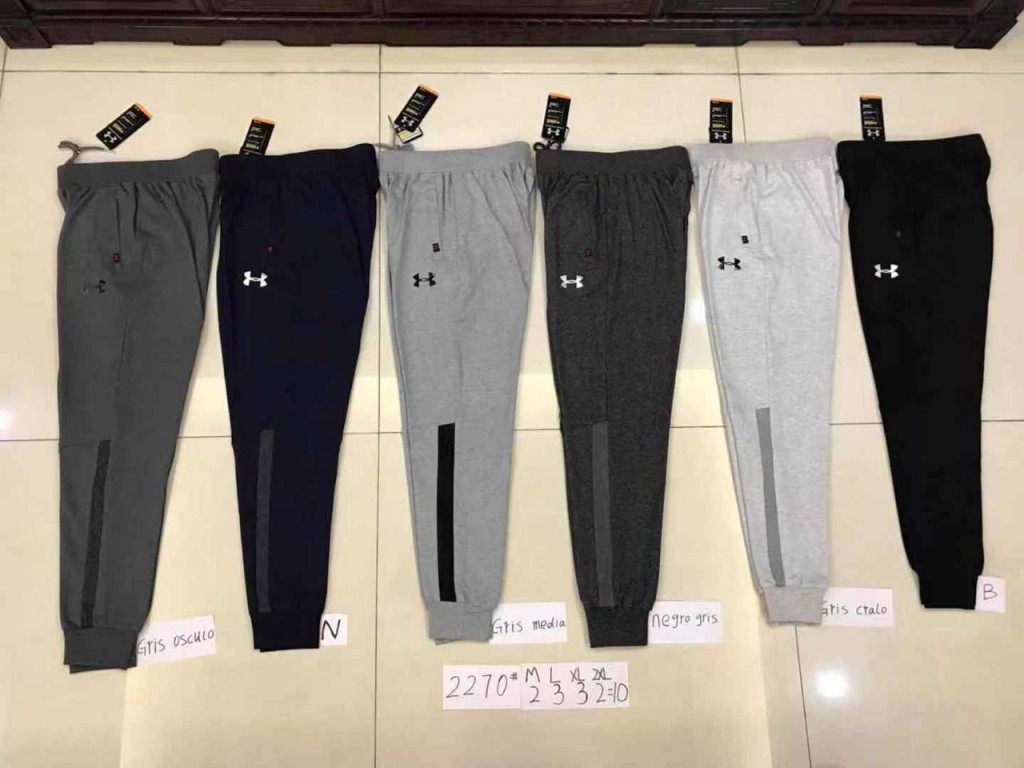 Pantalón joggers marca under armour