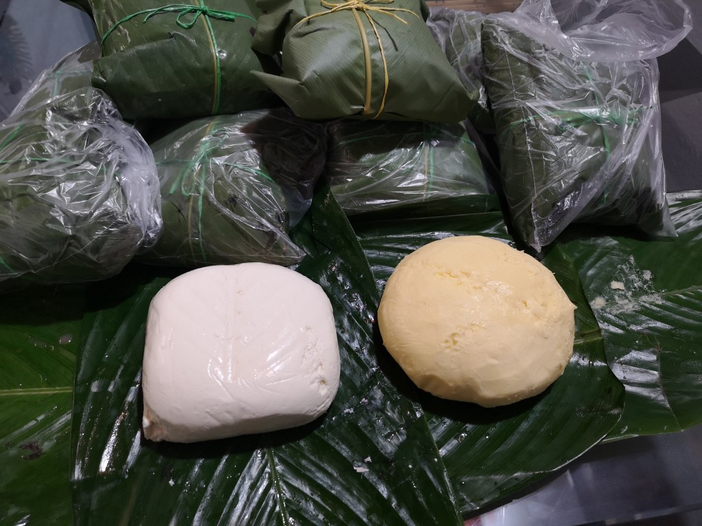 Quesito y mantequilla en hoja