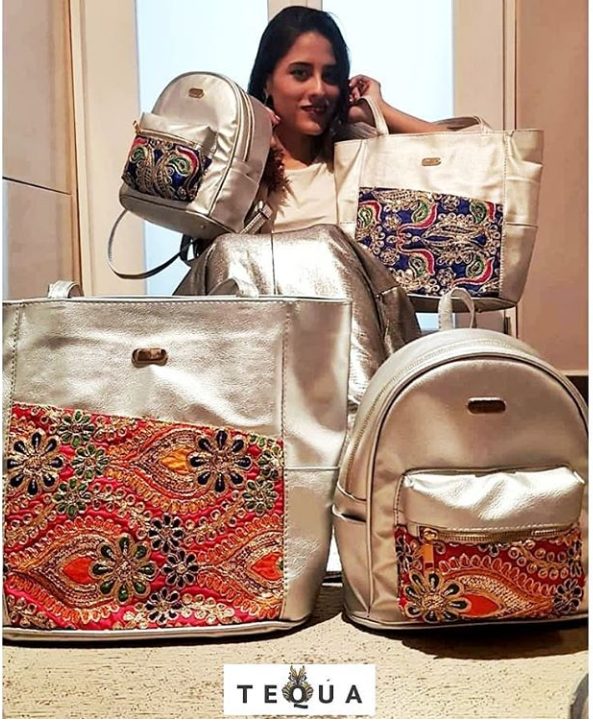 Bolso plateado, desde