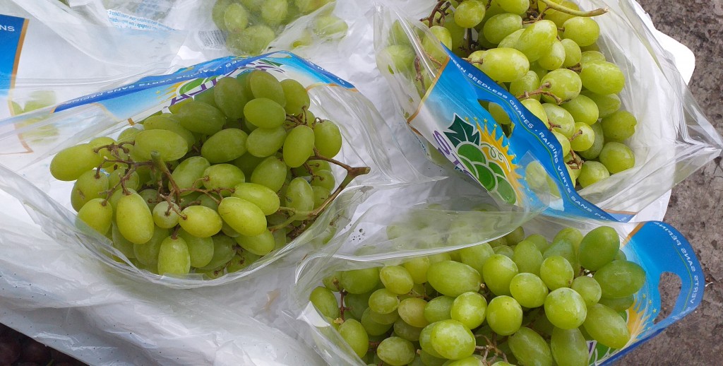 Uva verde importada sin semilla
