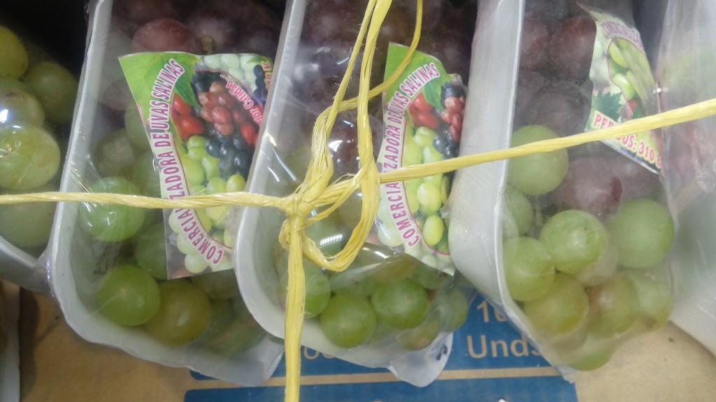 Uva nacional combinada en bandejas