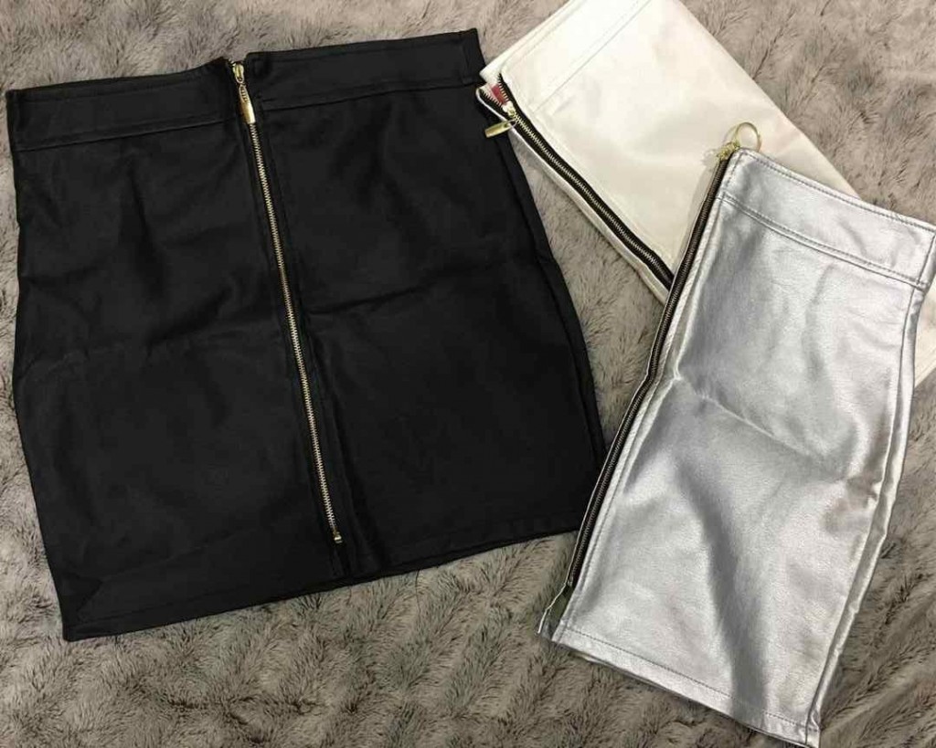 Falda metalizada cuerina