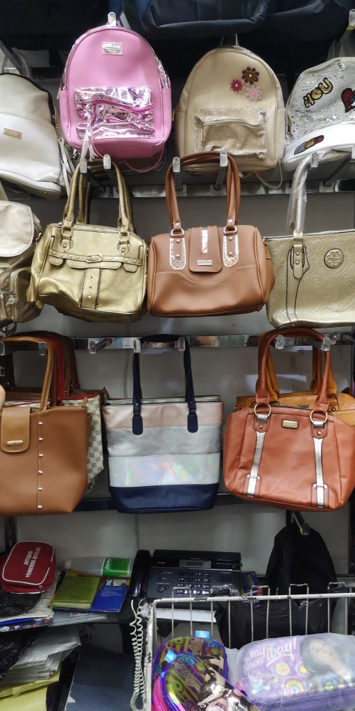 Liquidación de bolsos para Dama