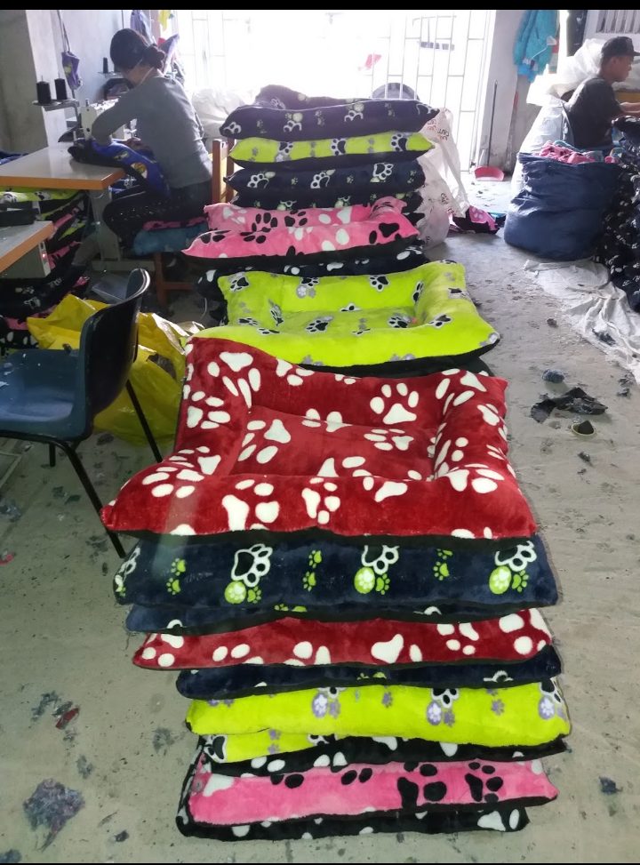 Cama de perro media 70×60 cm