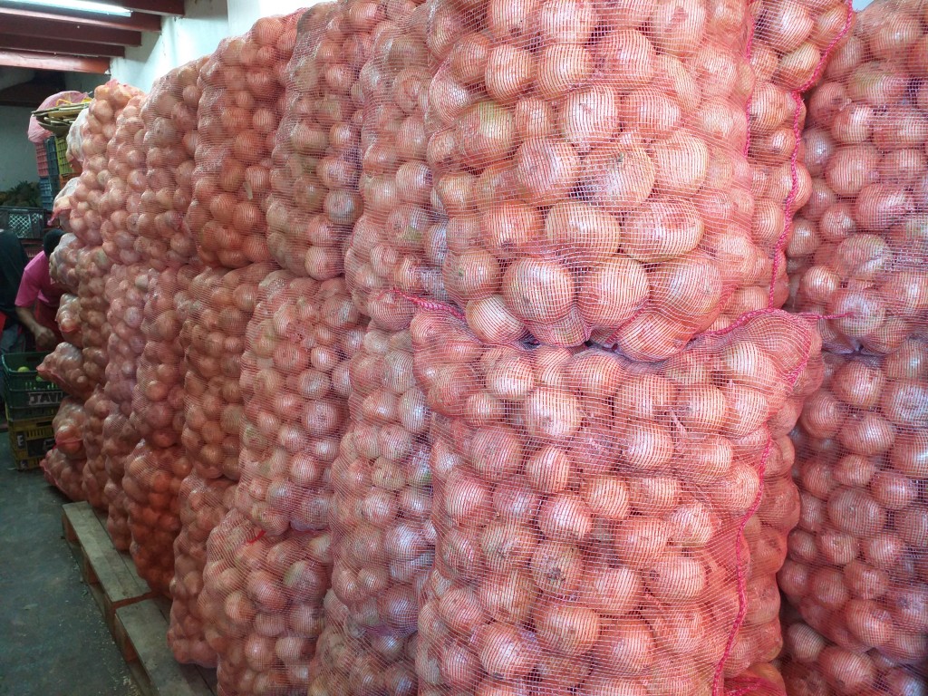 Cebolla de huevo blanca