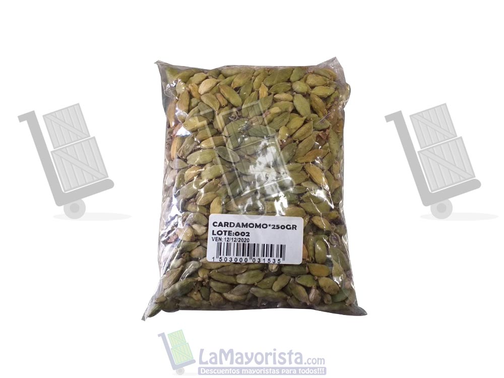 Cardamomo con cáscara