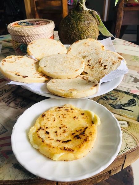 Arepas de maiz rellenas de queso