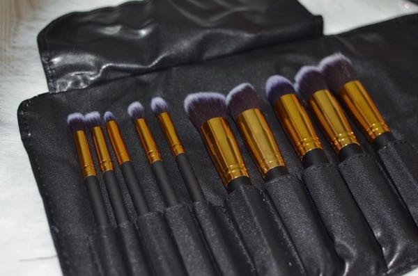estuche de brochas negra x 10 und