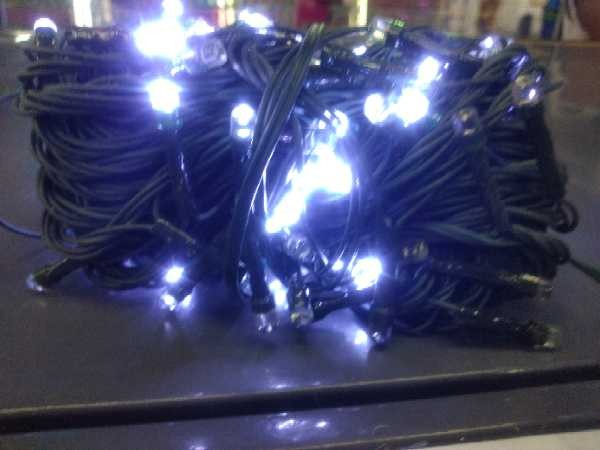 LUZ LINEAL x 200 BOMBILLOS-CABLE VERDE Color:BLANCA