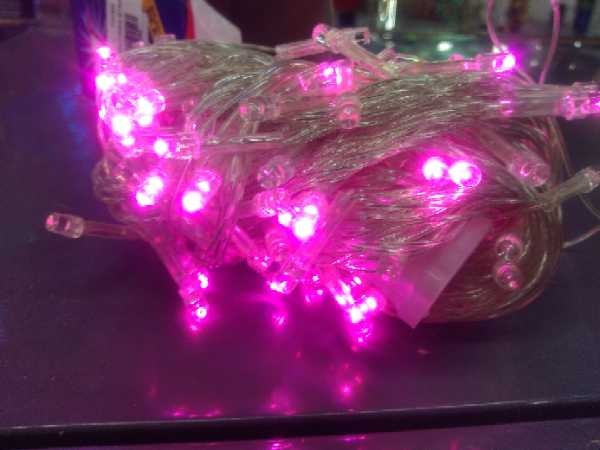LUZ LINEAL x 100 BOMBILLOS-CABLE TRANSP Color:FUCSIA