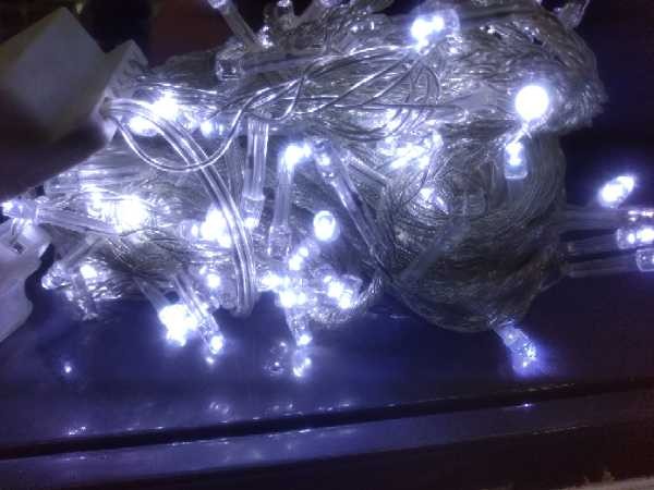 LUZ LINEAL x 100 BOMBILLOS-CABLE TRANSP Color:BLANCO