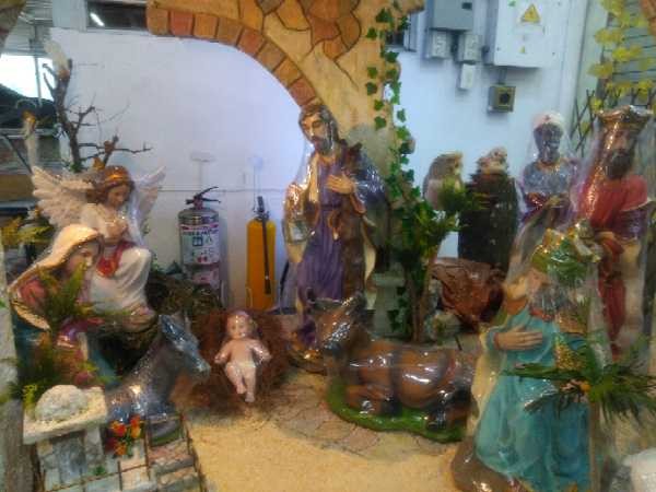PESEBRE PLASTICO 90 CM Color:SURTIDO