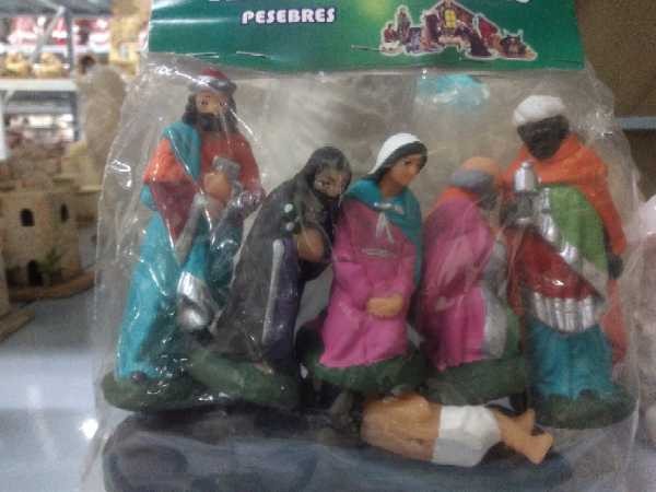 PESEBRE PLÁSTICO 12cm Color: SURTIDO
