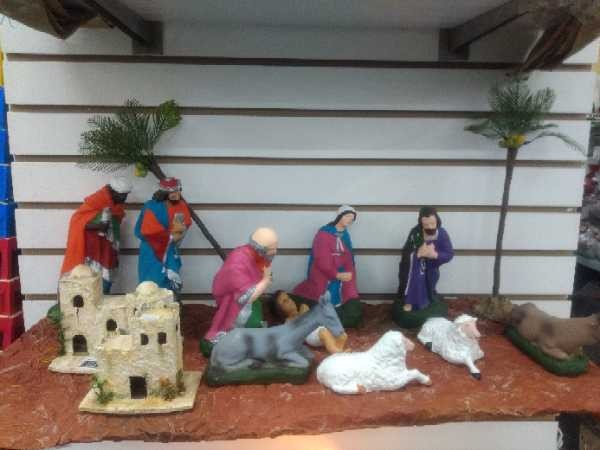 PESEBRE PLASTICO x8 PIEZAS 28cm Color: SURTIDO