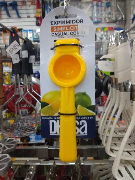 Exprimidor de limon plastico Dkasa
