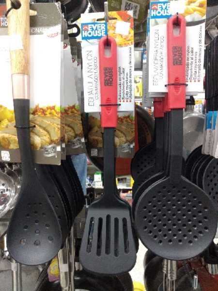 Espatula nylin con mango plastico EverHouse