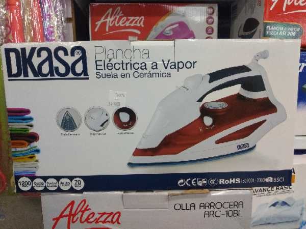 Plancha para ropa a vapor con piso de ceramica Dkasa