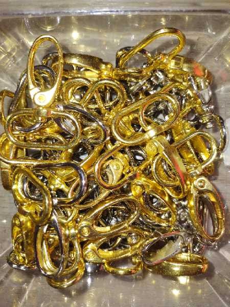 MOSQUETON GRANDE DORADO