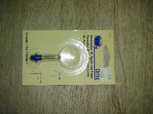 ENHEBRADOR CON LUPA