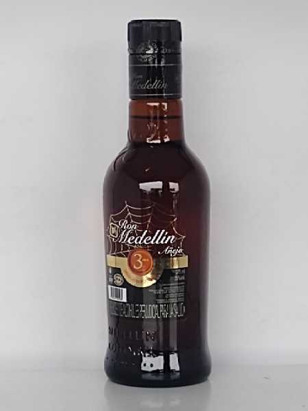 RON MEDELLIN 1/2 CAJA