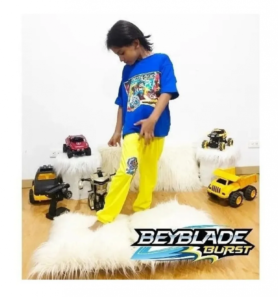 PIJAMA BEYBLADE AZUL REY/ AMARILLO - MANGA CORTA TALLA 10