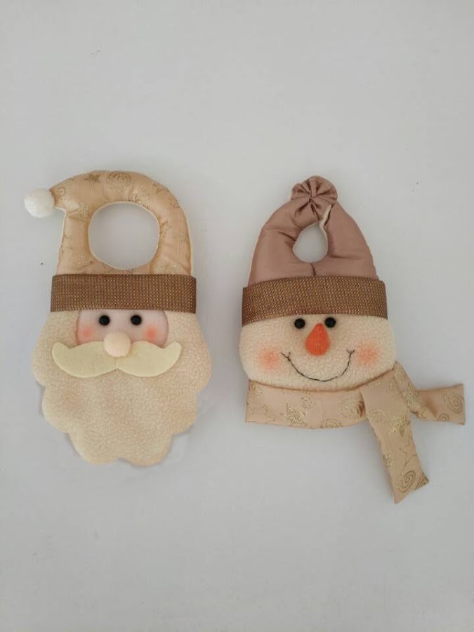 $ Muñeco Navideño Grand Para Puerta Santa/Snowman Dorado X1Und Nav18